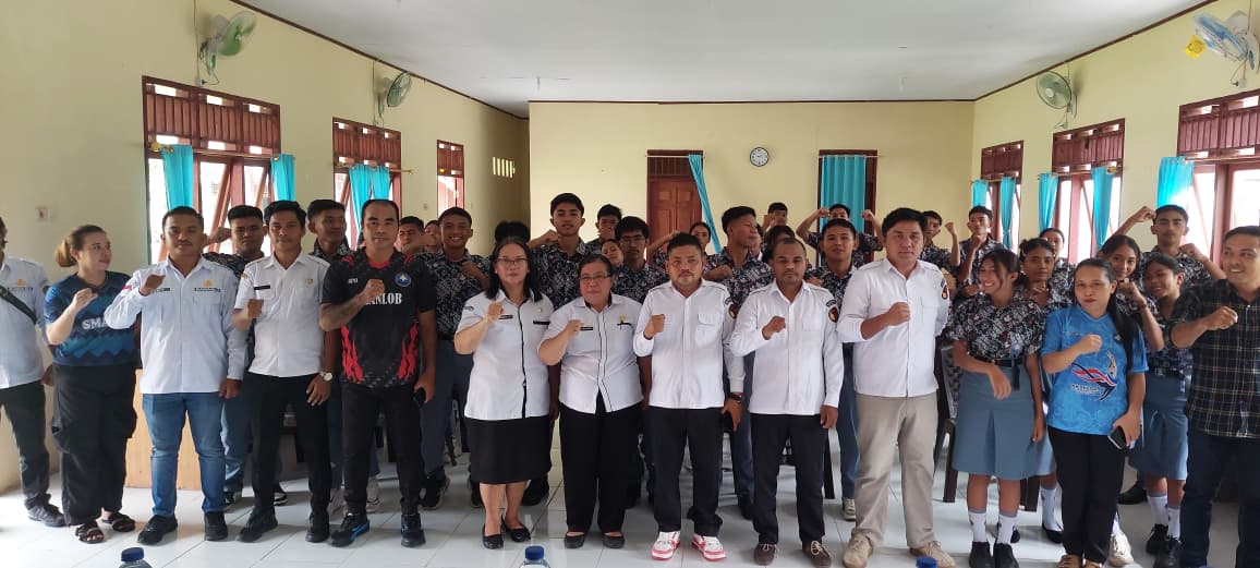 Foto bersama Ketua dan Pimpinan