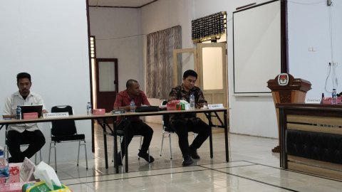 foto pengawasan pimpinan Sidra Sofyan dan Glendy Dalope