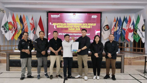 Zenith Anaada saat menerima BA penetapan 