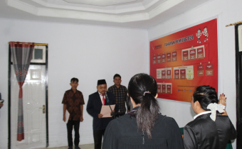 Resmi Lantik PAW Panwaslu Kecamatan Salibabu, ini Pesan Ketua Bawaslu Talaud